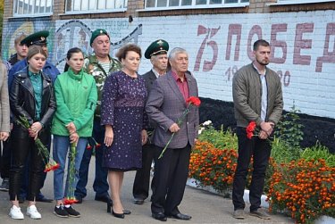 В Сорочинске установили памятные доски героям СВО